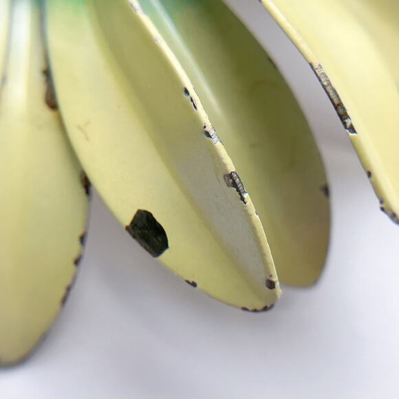 VTG 1960s Mod Cream Yellow Enamel Daisy Flower Power Brooch Enameled Metal Pin - Picture 7 of 10